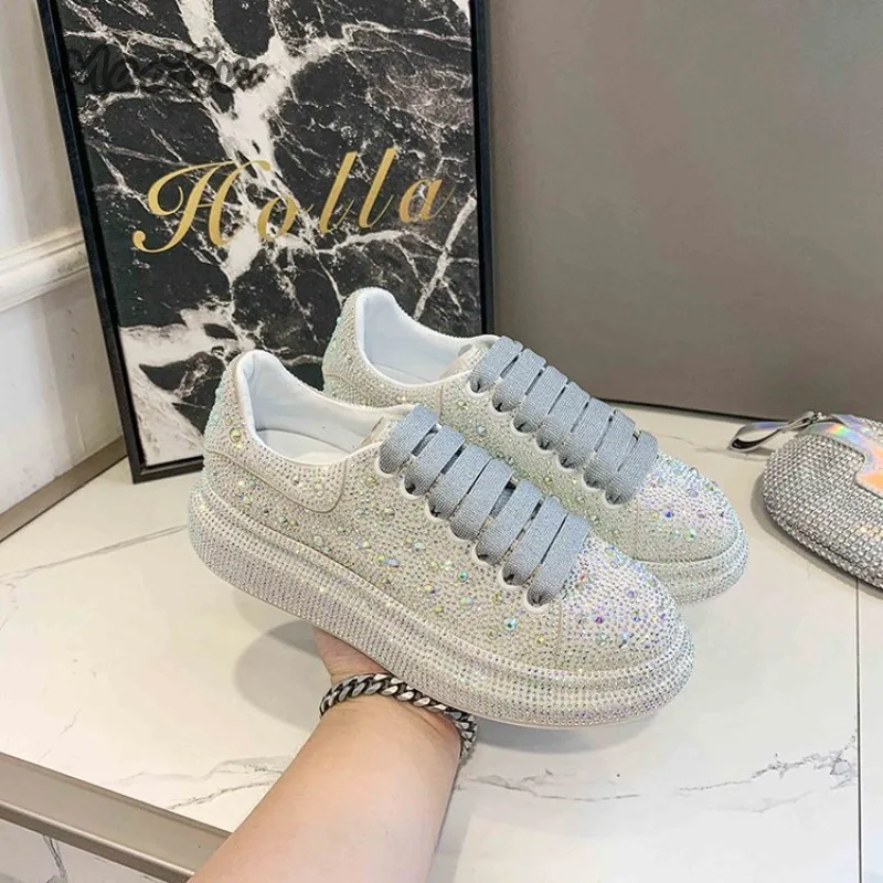 Fashion Rhinestone Platform Sneakers Sparkly Crystal Embellished Chunky Sole Casual Shoes Lace-Up Sneakers Zapatillas De Mujer
Fashion Rhinestone Platform Sneakers Sparkly Crystal Embellished Chunky Sole Casual Shoes Lace-Up Sneakers Zapatillas De Mujer