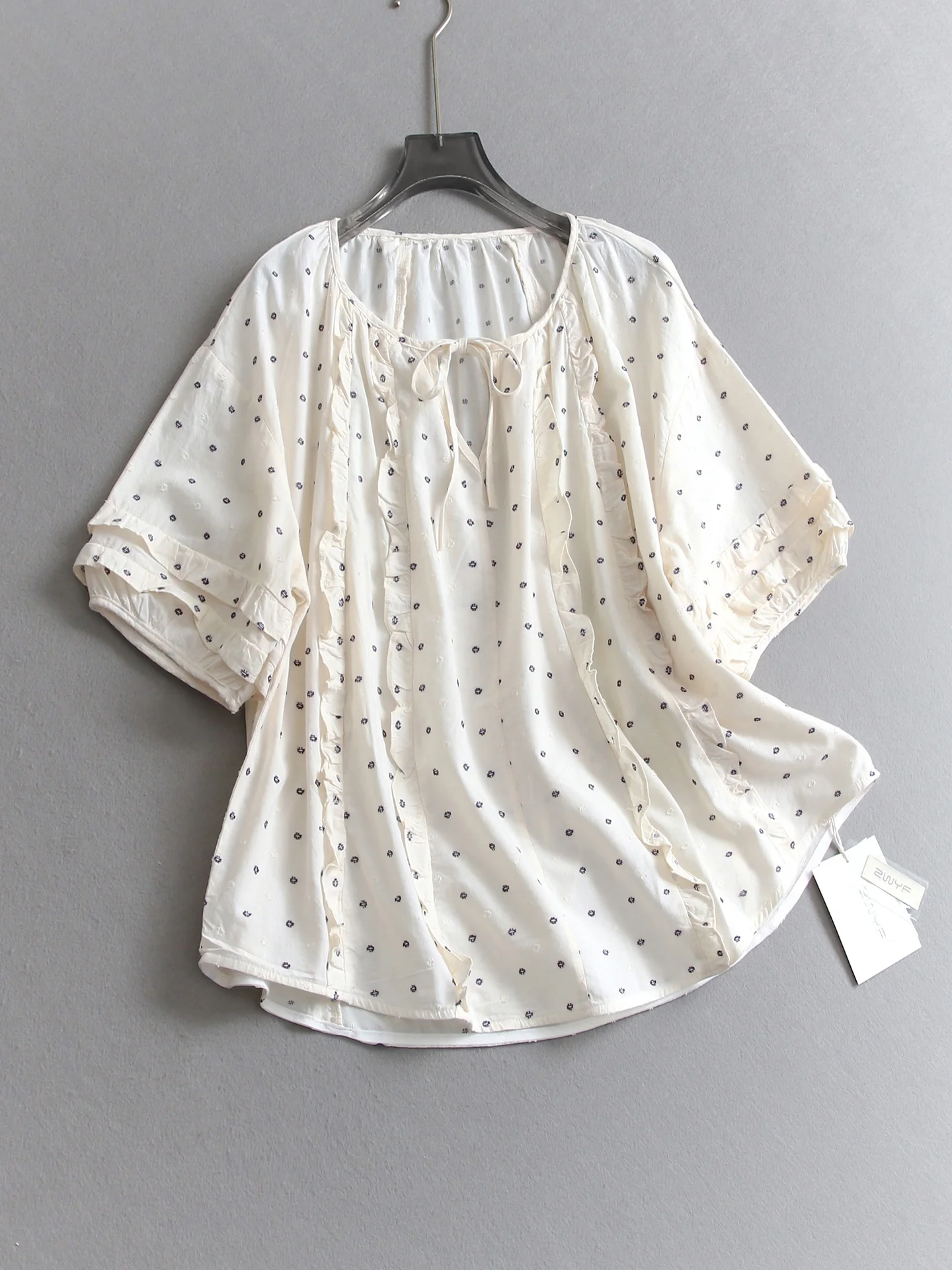 Floral Tie V-Neck Loose Doll Shirt Short Sleeve Women's Summer New Style Age-Defying Cotton Polyester Blend Casual Fashion
Floral Tie V-Neck Loose Doll Shirt Short Sleeve Women's Summer New Style Age-Defying Cotton Polyester Blend Casual Fashion