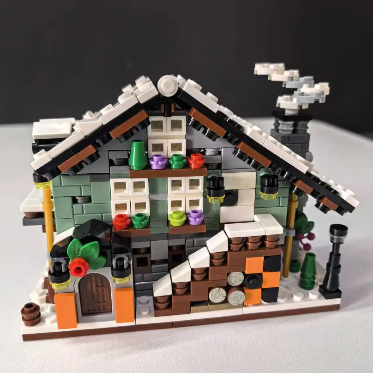 603PCS MOC Building Blocks Christmas House Snowy Village Construction Desktop Ornament Finished Size 15*9*11.5cm
603PCS MOC Building Blocks Christmas House Snowy Village Construction Desktop Ornament Finished Size 15*9*11.5cm
