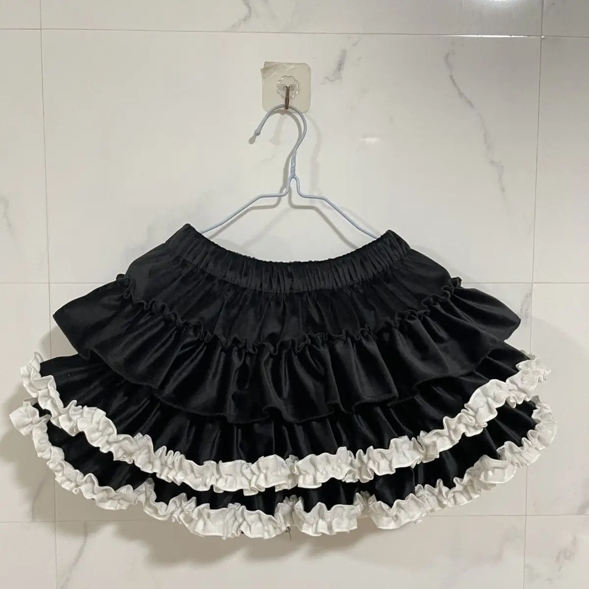 Lace Cake Puffy Black Skirt for Women 2025 New Summer High Waist Loose Casual Lolita Sweet Girl A-line Short Skirt
Lace Cake Puffy Black Skirt for Women 2025 New Summer High Waist Loose Casual Lolita Sweet Girl A-line Short Skirt