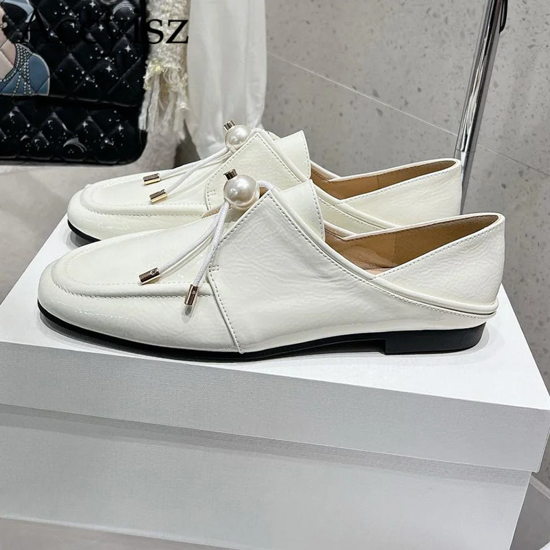 Spring Genuine Leather Solid Color Pearl Lace Design Casual Flat Shoes for Women Lightweight and Versatile Commuting loafers
Spring Genuine Leather Solid Color Pearl Lace Design Casual Flat Shoes for Women Lightweight and Versatile Commuting loafers