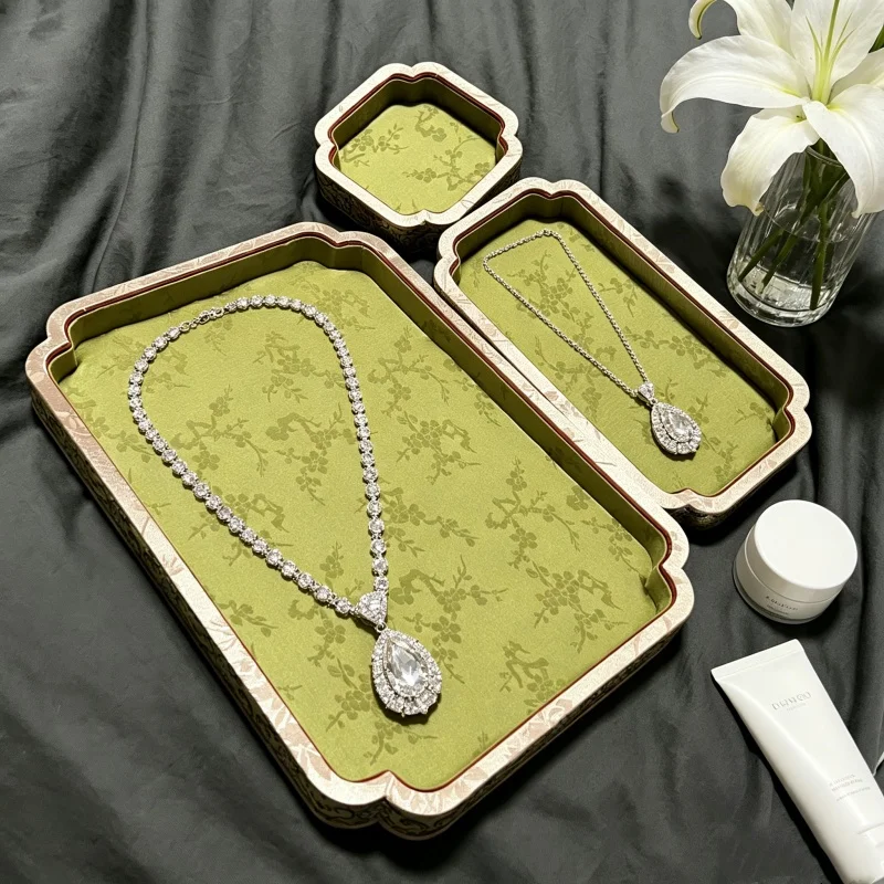 Handmade Palace Jewelry Appraisal Dish Luxury Tray for Jade Agate Bracelet Organizer Stand Light Luxury Home Decor
Handmade Palace Jewelry Appraisal Dish Luxury Tray for Jade Agate Bracelet Organizer Stand Light Luxury Home Decor