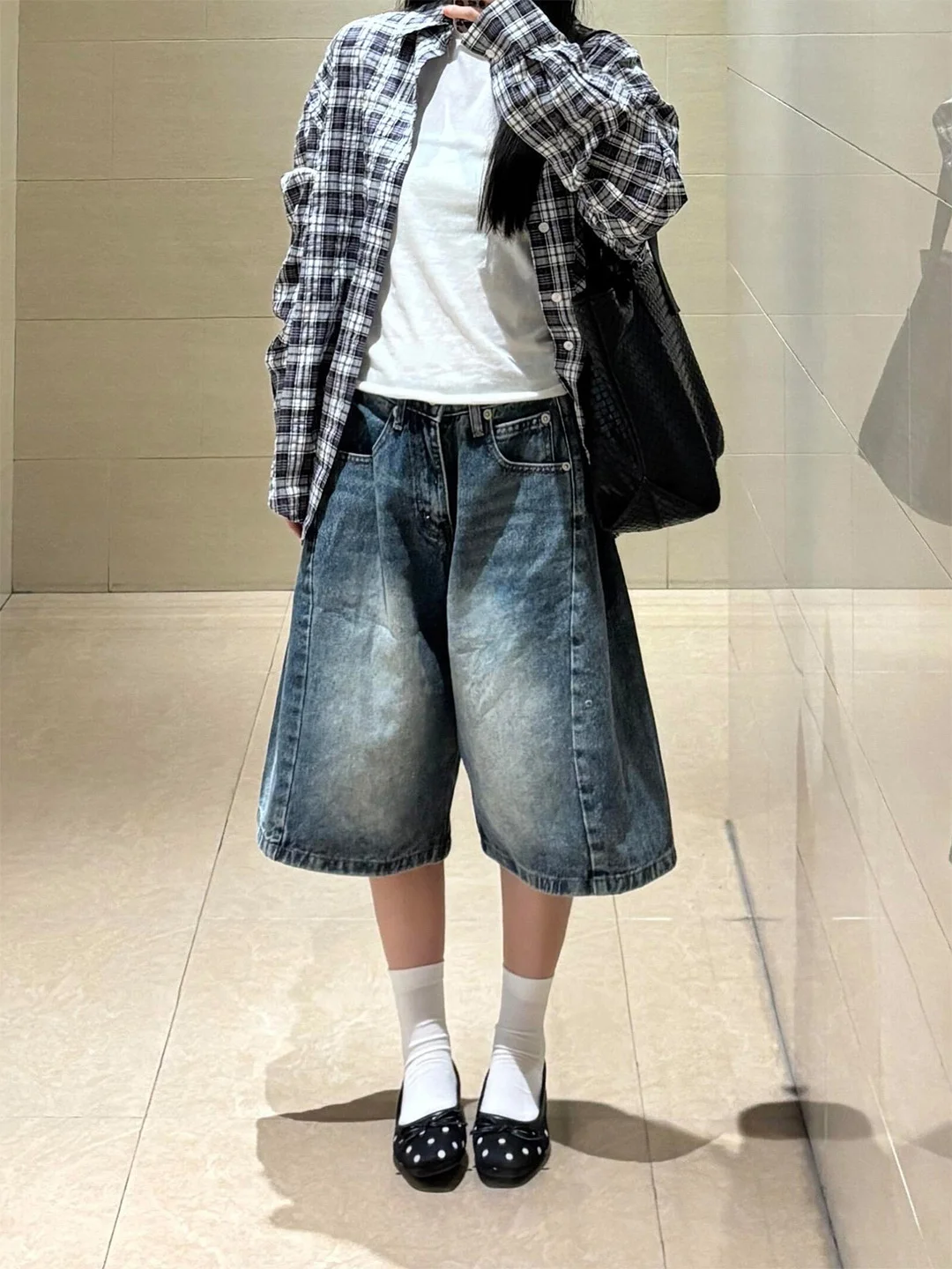 Summer 2026 Women's Slim Fit Loose Jeans Shorts Five-Quarter Length Lazy Style Thin Material High Waist Wide Leg Pants
Summer 2026 Women's Slim Fit Loose Jeans Shorts Five-Quarter Length Lazy Style Thin Material High Waist Wide Leg Pants