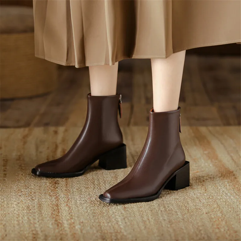 New Autumn Split Leather Western Boots Square Toe Chunky Heel Boots for Women Winter Short Boots Concise Women Boots High Heels
New Autumn Split Leather Western Boots Square Toe Chunky Heel Boots for Women Winter Short Boots Concise Women Boots High Heels