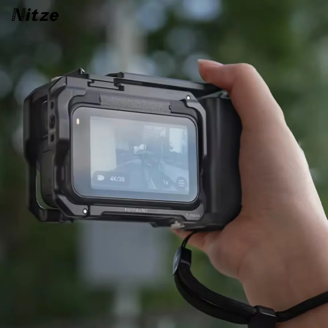 Nitze Aluminum Alloy Cage with Built-in Grip Handle for Insta360 Ace Pro 2 / Ace Pro / Ace Camera
Nitze Aluminum Alloy Cage with Built-in Grip Handle for Insta360 Ace Pro 2 / Ace Pro / Ace Camera