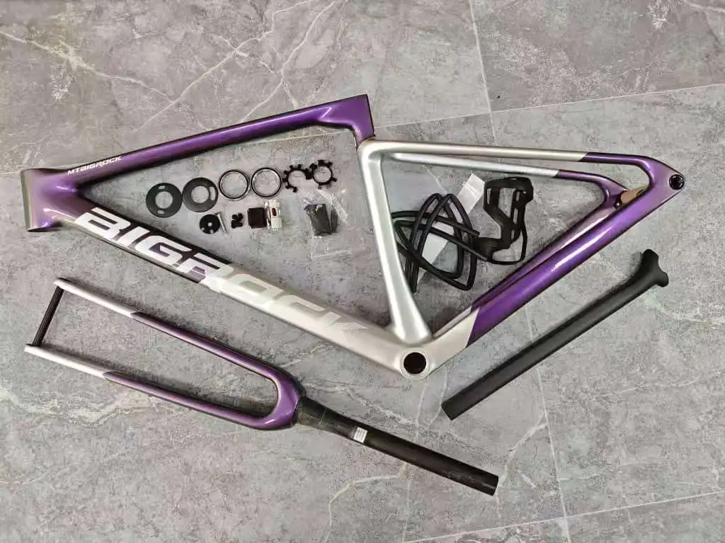 bigrock Large stone frame gravel Carbon fiber off-road melon frame 700c off-road road bike Disc brake drum axle
bigrock Large stone frame gravel Carbon fiber off-road melon frame 700c off-road road bike Disc brake drum axle