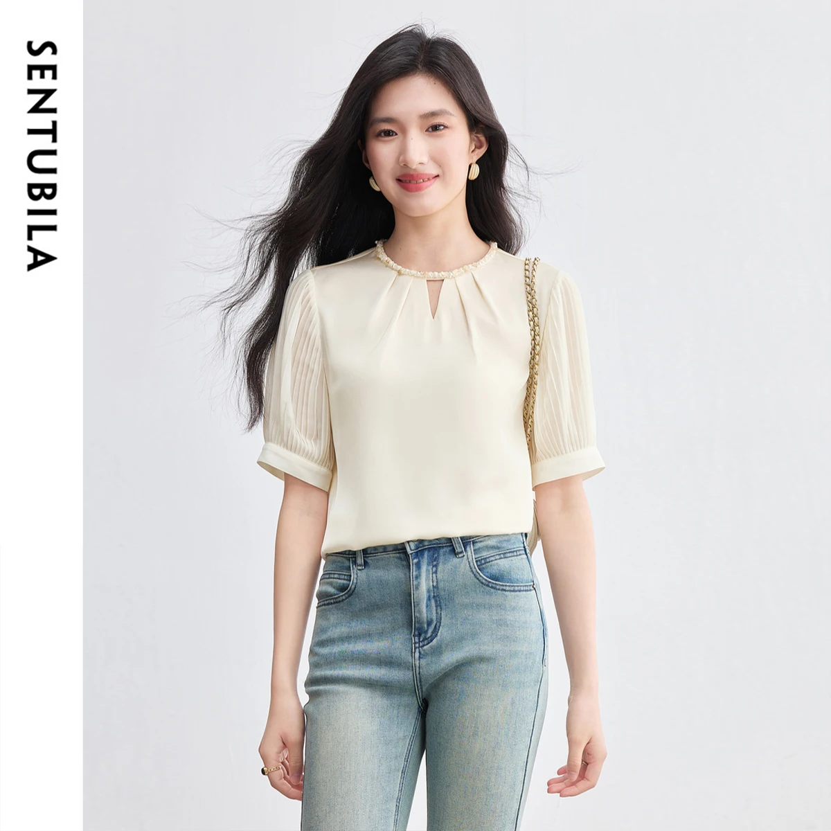 SENTUBILA Women's Summer Chiffon Blouse Bead Webbing Round Neck Pleated Blouses Satin Shirt 2025 Lantern Sleeve Shirts Q52CA1998
SENTUBILA Women's Summer Chiffon Blouse Bead Webbing Round Neck Pleated Blouses Satin Shirt 2025 Lantern Sleeve Shirts Q52CA1998