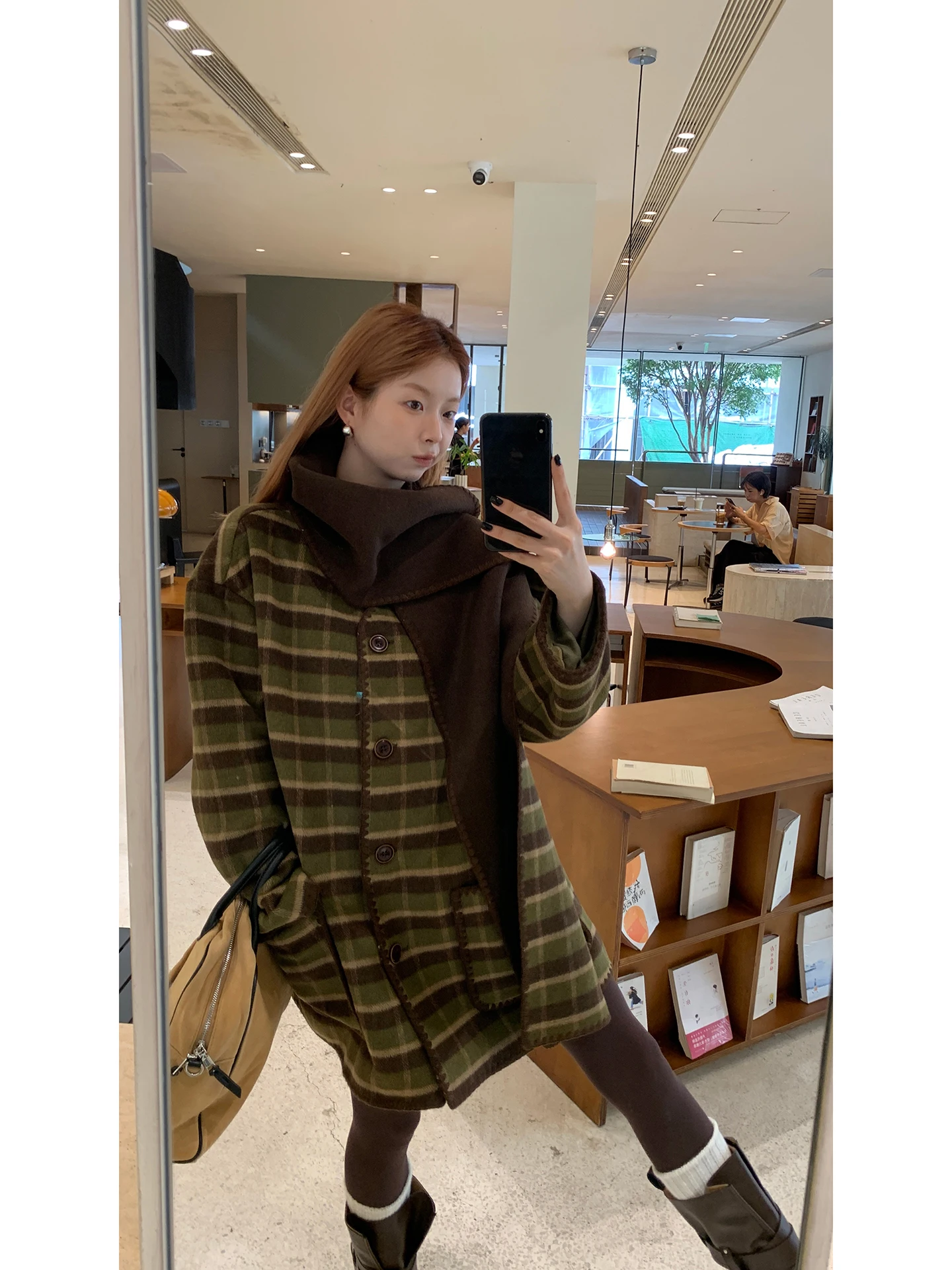Red Celebri Woolen Coat Women's Winter New 2025 High-End Unique Super Beautiful Tweed Plaid Woolen Outerwear
Red Celebri Woolen Coat Women's Winter New 2025 High-End Unique Super Beautiful Tweed Plaid Woolen Outerwear
