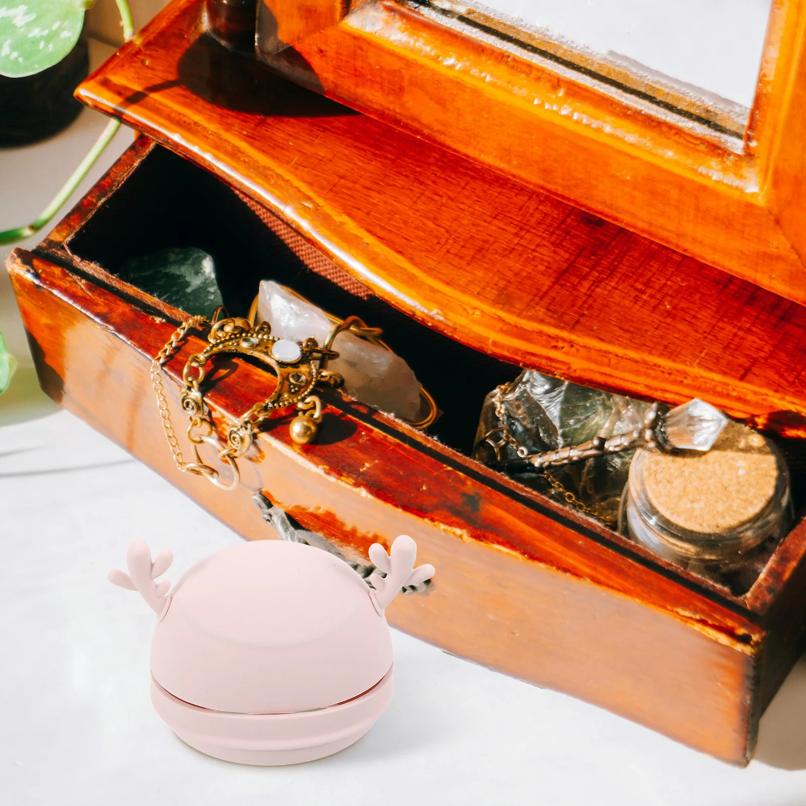 Silicone Makeup Sponge Holder Dustproof Travel Beauty Egg Storage Bag Portable Puff Case Cartoon Deer Antlers Safe Material
Silicone Makeup Sponge Holder Dustproof Travel Beauty Egg Storage Bag Portable Puff Case Cartoon Deer Antlers Safe Material