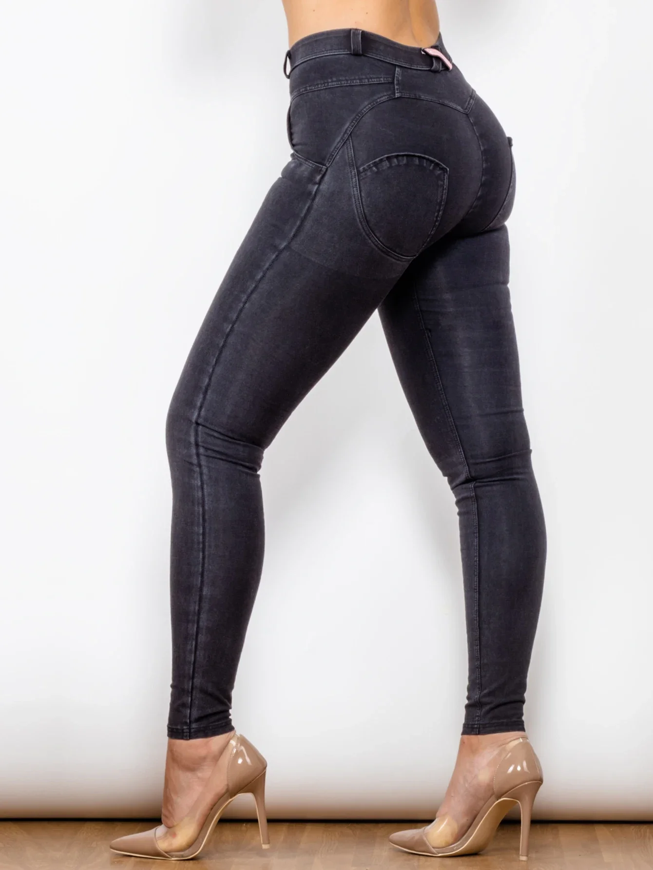 Shascullfites Melody Women's Black Skinny Jeans Mid-Waist Elastic Bum Lift Denim Jeggings Comfortable Fit
Shascullfites Melody Women's Black Skinny Jeans Mid-Waist Elastic Bum Lift Denim Jeggings Comfortable Fit
