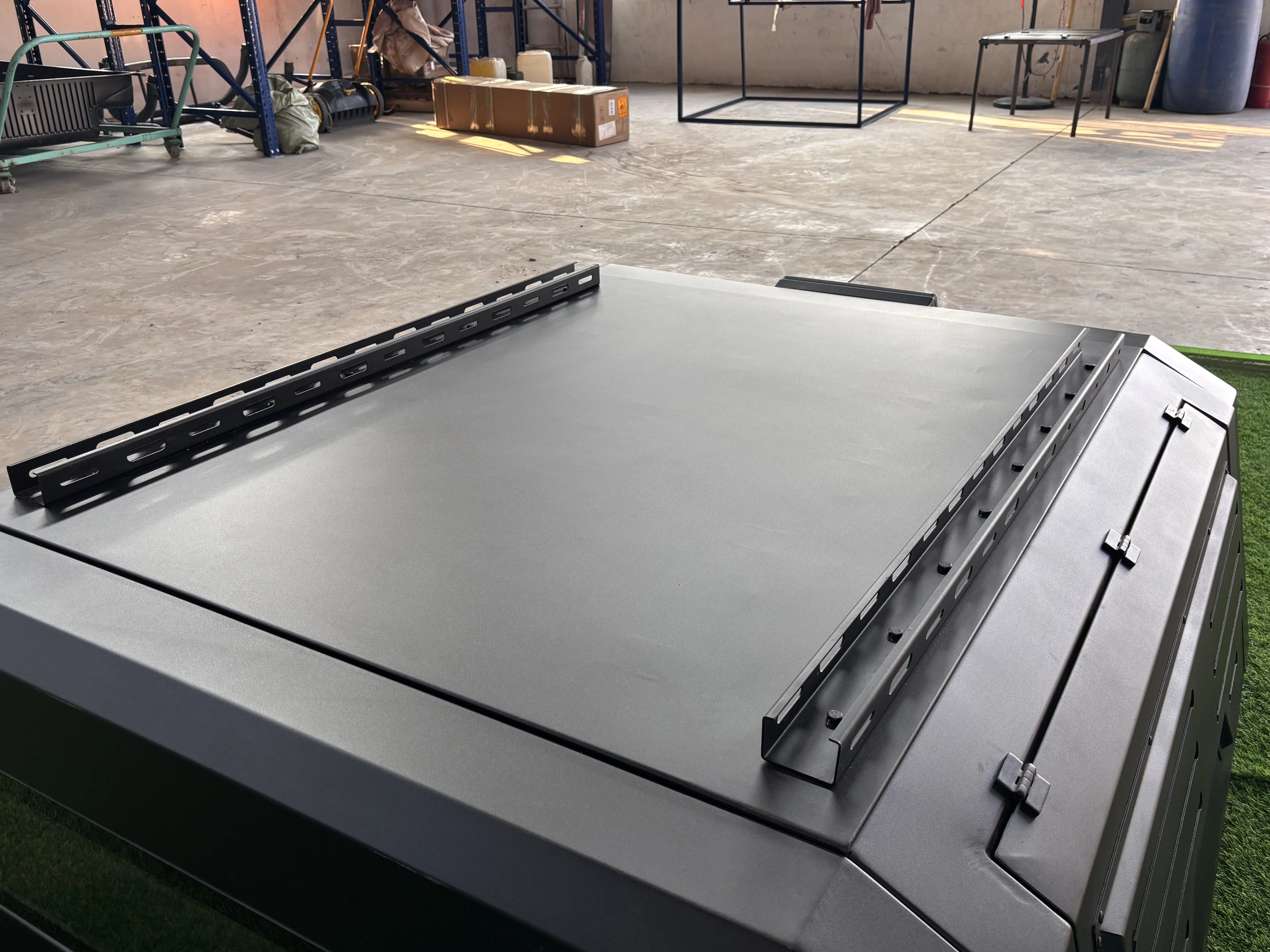 CoolCar Factory Truck Tonneau Чехол на заказ Свернутые водонепроницаемые противоугонные крышки роликовых жалюзи для Landtrek 19+
CoolCar Factory Truck Tonneau Чехол на заказ Свернутые водонепроницаемые противоугонные крышки роликовых жалюзи для Landtrek 19+