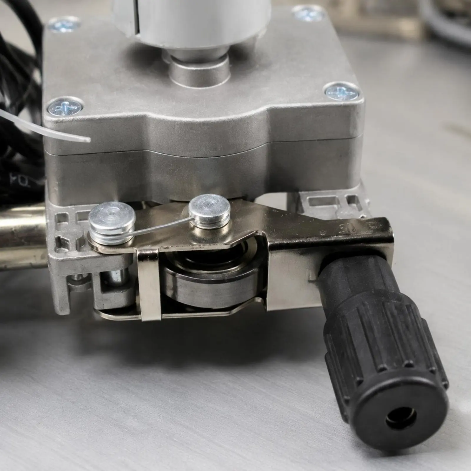 Gas Protective Welder Wire Feeder Compact DC 24V Wire Feeder Industrial Equipment Low Noise for Welders
Gas Protective Welder Wire Feeder Compact DC 24V Wire Feeder Industrial Equipment Low Noise for Welders