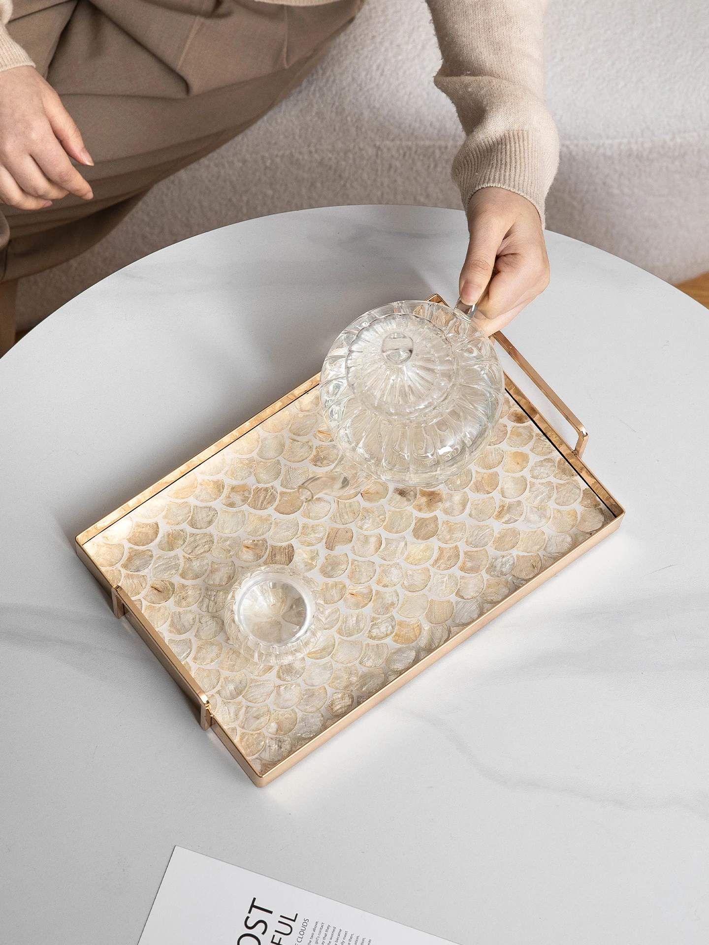 New Chinese Style Luxury Storage Tray High End Decorative Fruit Plate Home Design Tabletop Arrangement Dish
New Chinese Style Luxury Storage Tray High End Decorative Fruit Plate Home Design Tabletop Arrangement Dish