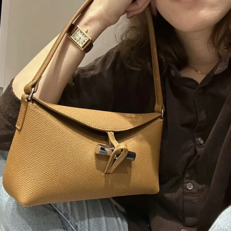 Small Niche Designer Bamboo Flap Bag Hobo Armpit Toe Cover Layer Cowhide Versatile Large Capacity Handbag Shoulder Bag
Small Niche Designer Bamboo Flap Bag Hobo Armpit Toe Cover Layer Cowhide Versatile Large Capacity Handbag Shoulder Bag