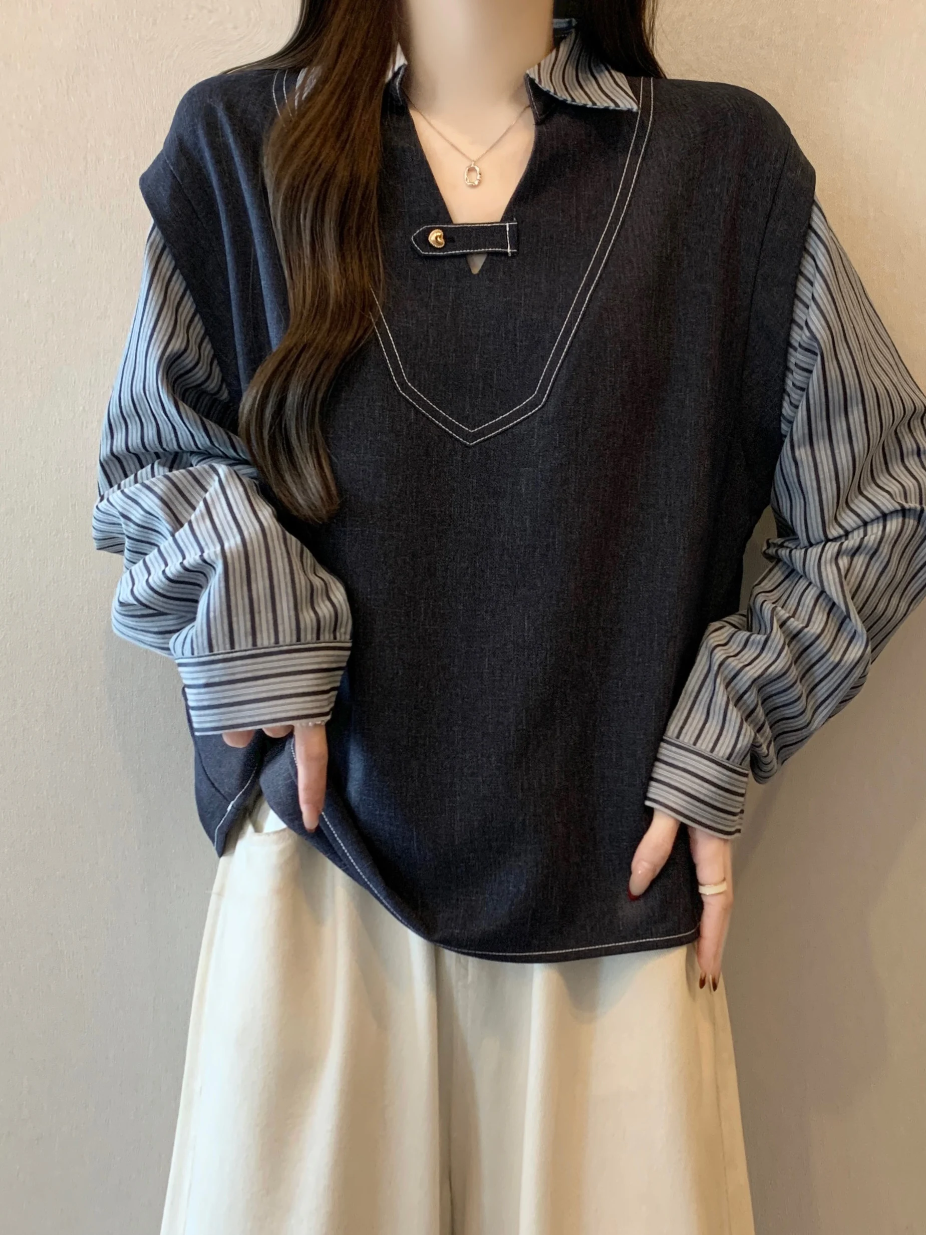 Premium Denim Stripe V-Neck Shoulder Shirt Women's plus Size Spring New Style Padded Upper Body Korean Style Commute Wind
Premium Denim Stripe V-Neck Shoulder Shirt Women's plus Size Spring New Style Padded Upper Body Korean Style Commute Wind