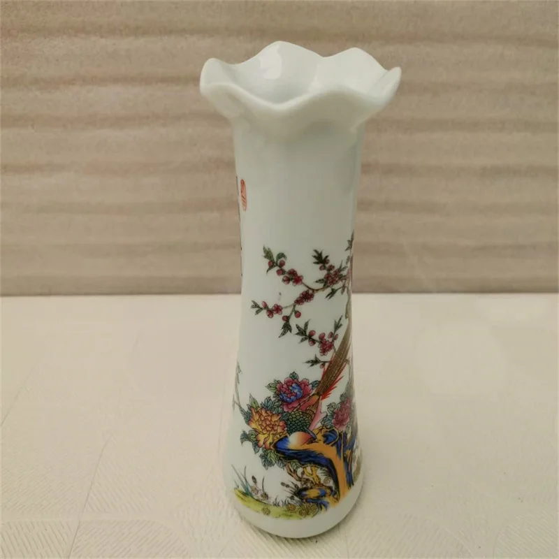 Chinese Antique Pink Porcelain Vase with Floral And Bird Design Traditional Asian Antique Decorative Ornament collectibles
Chinese Antique Pink Porcelain Vase with Floral And Bird Design Traditional Asian Antique Decorative Ornament collectibles