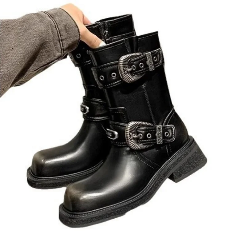 Женские ботинки до середины икры, женские полусапожки с квадратным носком и пряжкой на молнии, нескользящие женские мотоциклетные ботинки на толстой подошве
Женские ботинки до середины икры, женские полусапожки с квадратным носком и пряжкой на молнии, нескользящие женские мотоциклетные ботинки на толстой подошве