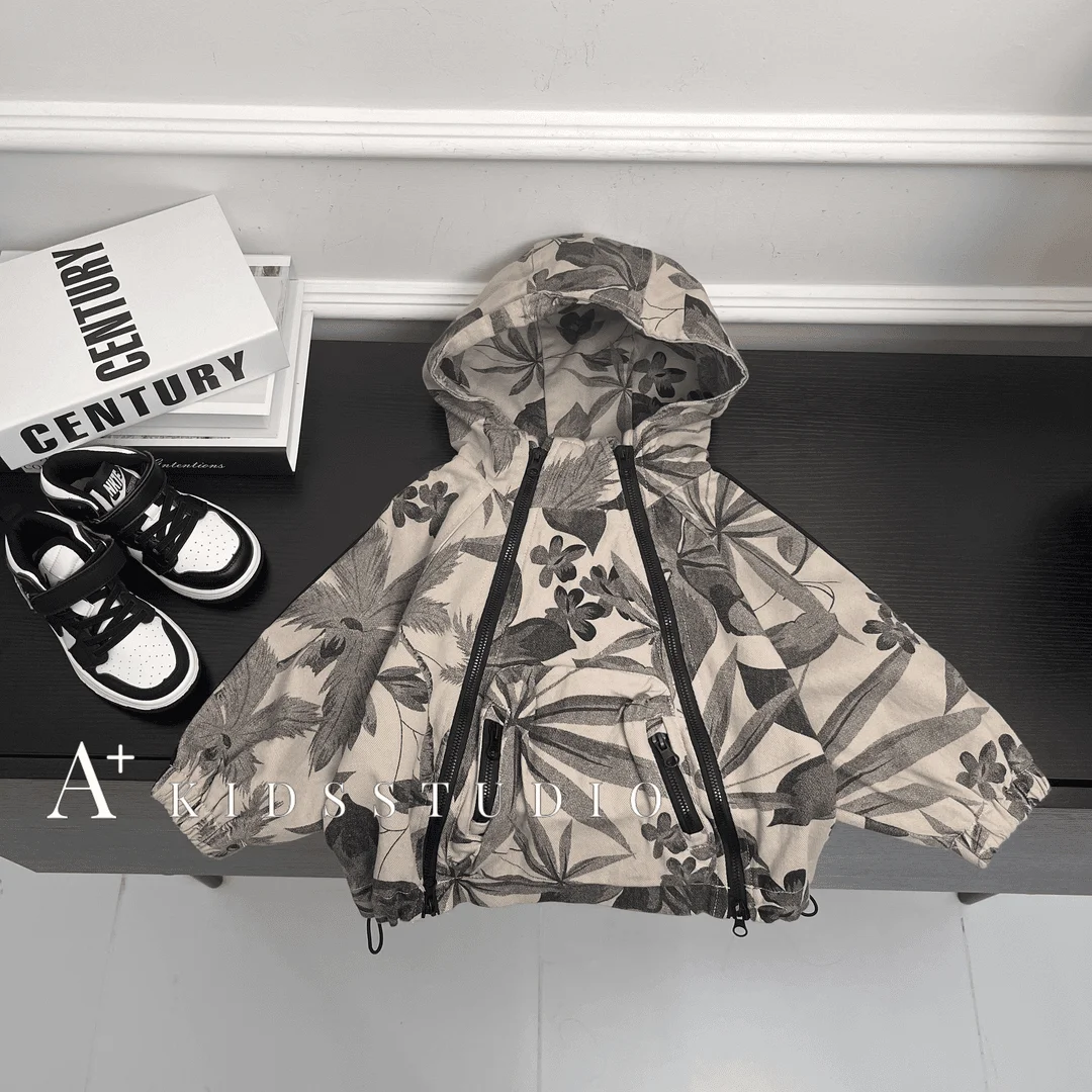 Spring and Autumn Boys' Coat Korean Edition Fashion New Children's Hooded Windbreaker Casual Jacket
Spring and Autumn Boys' Coat Korean Edition Fashion New Children's Hooded Windbreaker Casual Jacket