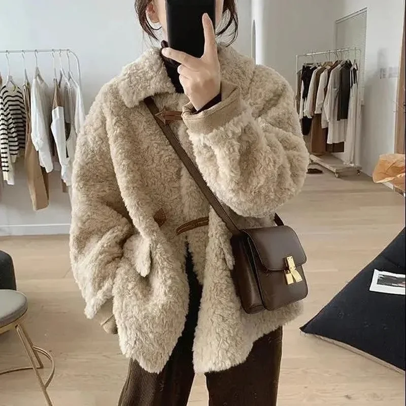 Women Elegant V-Neck Fluffy Cardigan Jacket Spring Autumn Fashion Coats Sweet French Style All-Match Knitted Jackets New Outwear
Women Elegant V-Neck Fluffy Cardigan Jacket Spring Autumn Fashion Coats Sweet French Style All-Match Knitted Jackets New Outwear
