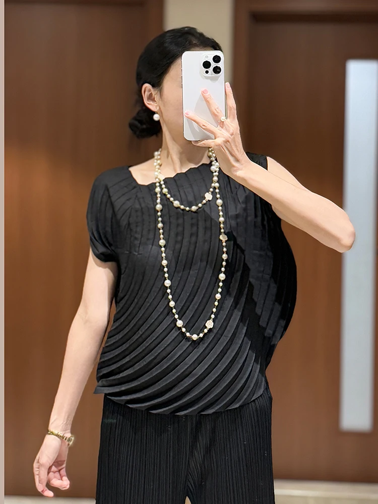 Miyake Pleated Solid Color T-Shirt 2025 Summer New Years Pleated Top Fashion Irregular Short Sleeve
Miyake Pleated Solid Color T-Shirt 2025 Summer New Years Pleated Top Fashion Irregular Short Sleeve