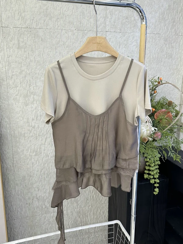 Korean Style round Neck T-Shirt Women's Fashion Irregular Pleated Blouse Spring Summer Fake Two-Piece Straight Cut Shirt
Korean Style round Neck T-Shirt Women's Fashion Irregular Pleated Blouse Spring Summer Fake Two-Piece Straight Cut Shirt