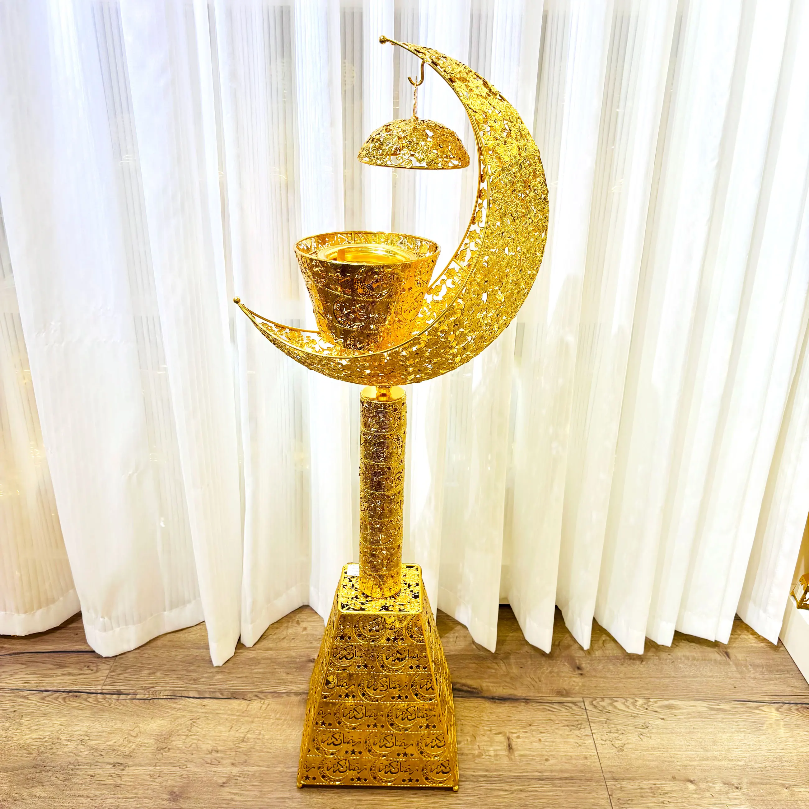 Luxury Moon Metal Gold Carbon Burner Floor Style Festive Ramadan
Luxury Moon Metal Gold Carbon Burner Floor Style Festive Ramadan