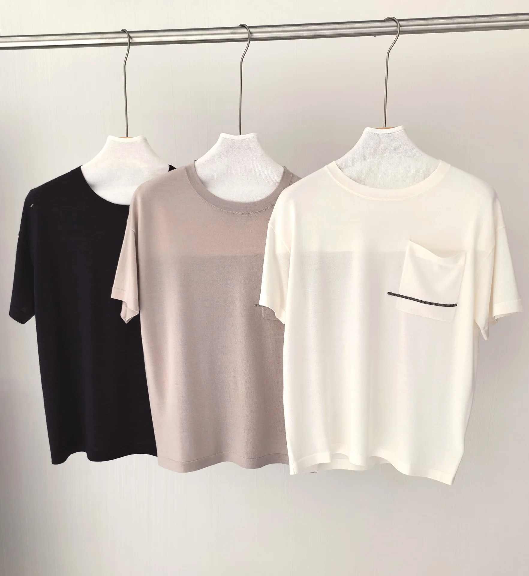 24 New Women's Short Sleeve Casual Silk Wool Short Sleeve Knit Sweater Round Neck Loose Temperament Top Women
24 New Women's Short Sleeve Casual Silk Wool Short Sleeve Knit Sweater Round Neck Loose Temperament Top Women