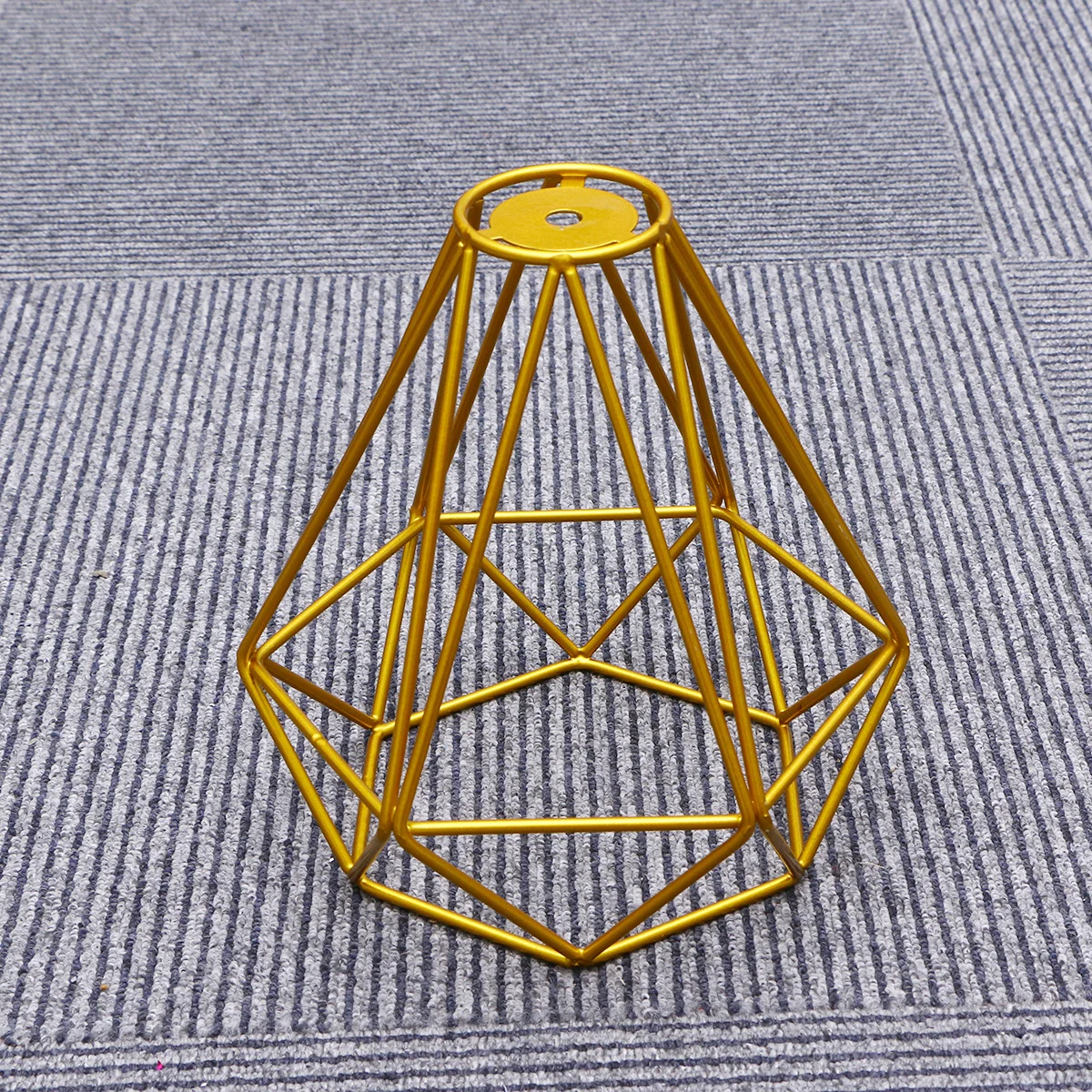 1Pcs Vintage Birdcage Iron Lamp Shade Gold Clip on for Chandelier Wall Sconce Candelabra Bulb Decorative Light Rack Replacement
1Pcs Vintage Birdcage Iron Lamp Shade Gold Clip on for Chandelier Wall Sconce Candelabra Bulb Decorative Light Rack Replacement