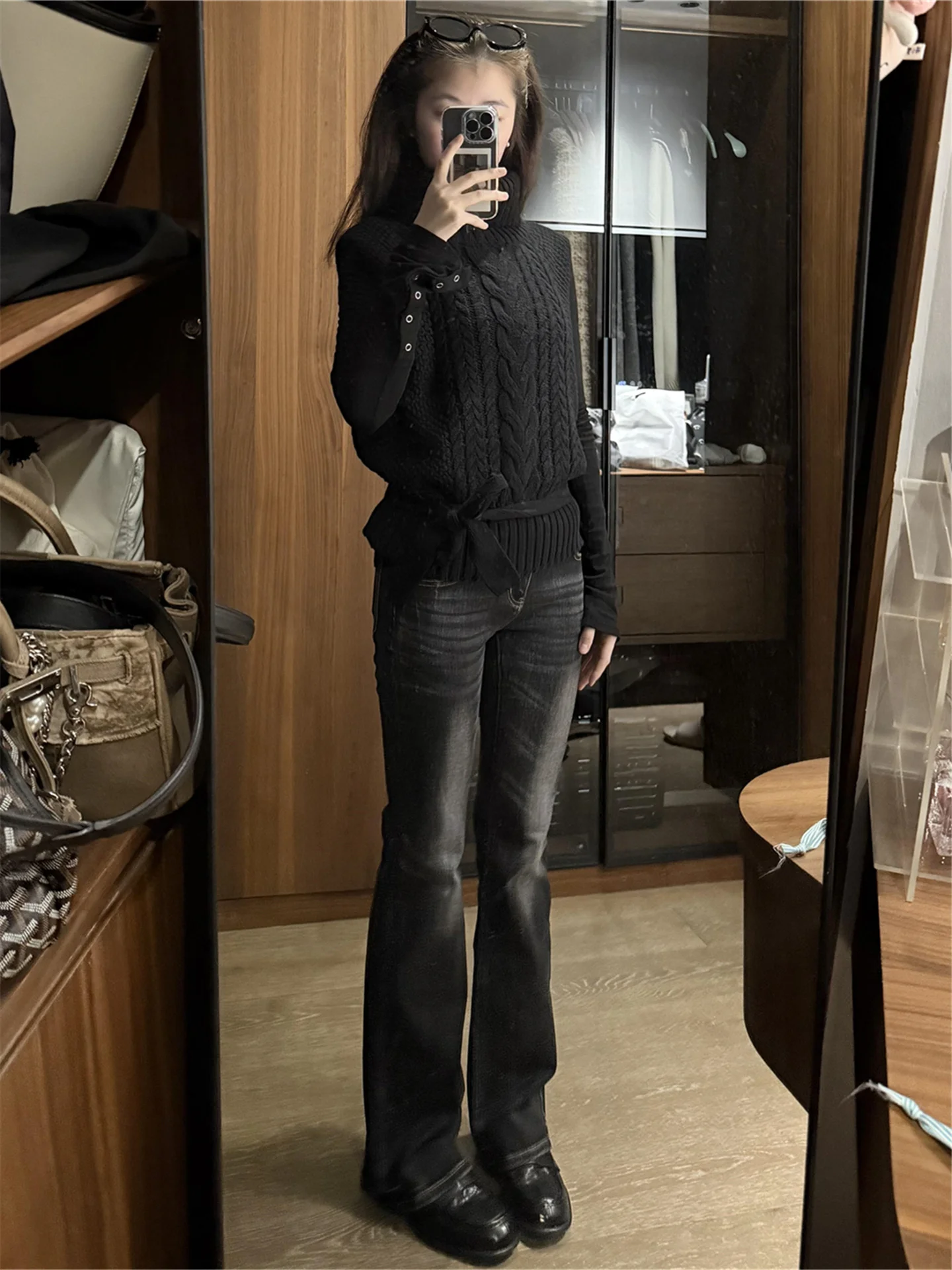 Retro American Low Waist Black Jeans Women's Spring Slimming Long Y2K Casual Pants Bell Bottoms Soft Cotton Denim
Retro American Low Waist Black Jeans Women's Spring Slimming Long Y2K Casual Pants Bell Bottoms Soft Cotton Denim