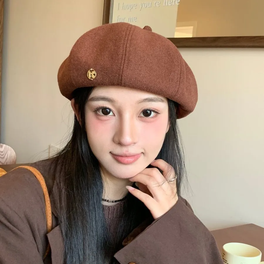 Korean K standard beret female autumn and winter warm face small versatile British octagonal pumpkin hat literary painter hat
Korean K standard beret female autumn and winter warm face small versatile British octagonal pumpkin hat literary painter hat