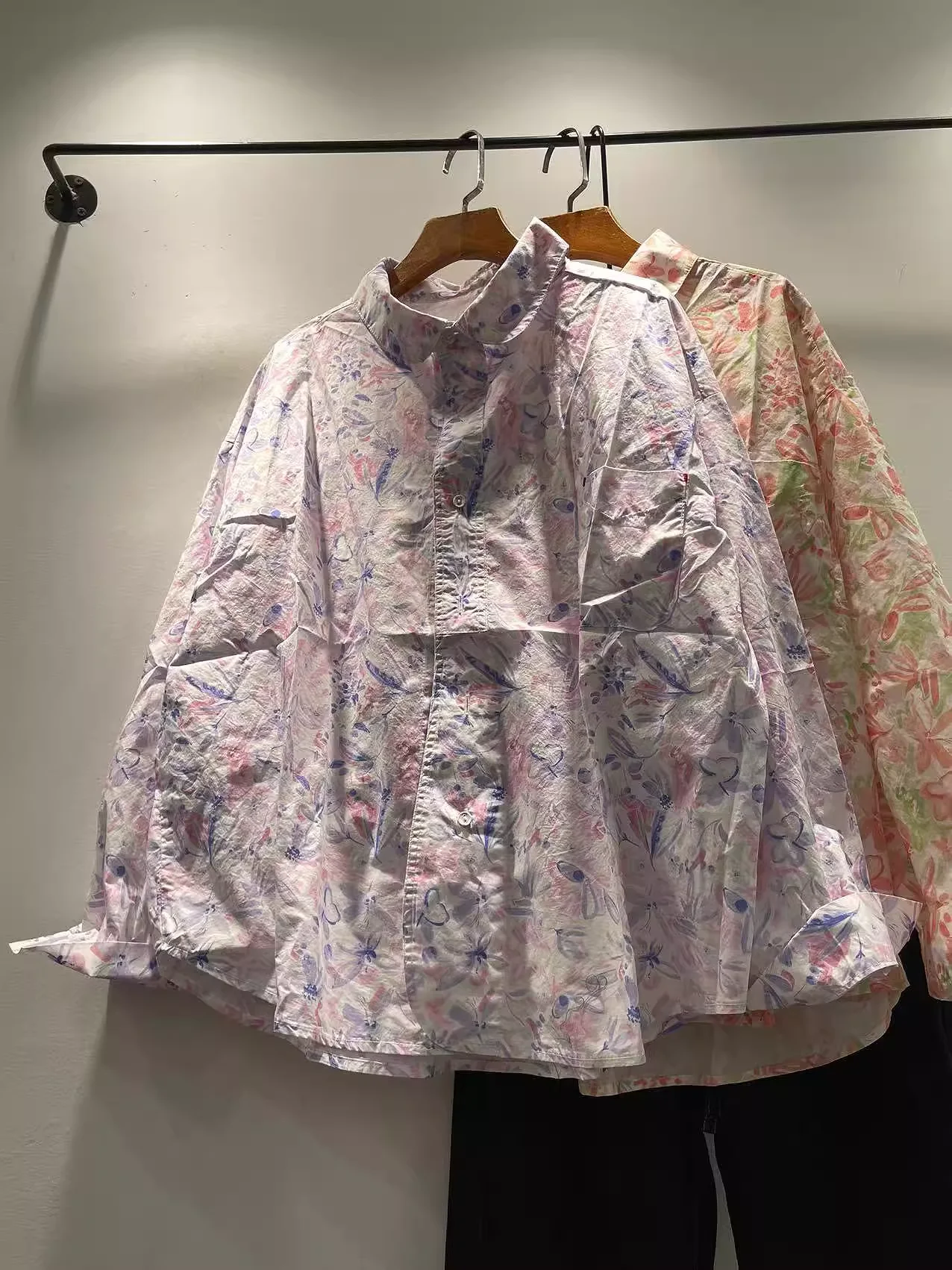 100% Cotton flower oil painting print shirts and blouses for women autumn long sleeve tops oversized shirts
100% Cotton flower oil painting print shirts and blouses for women autumn long sleeve tops oversized shirts