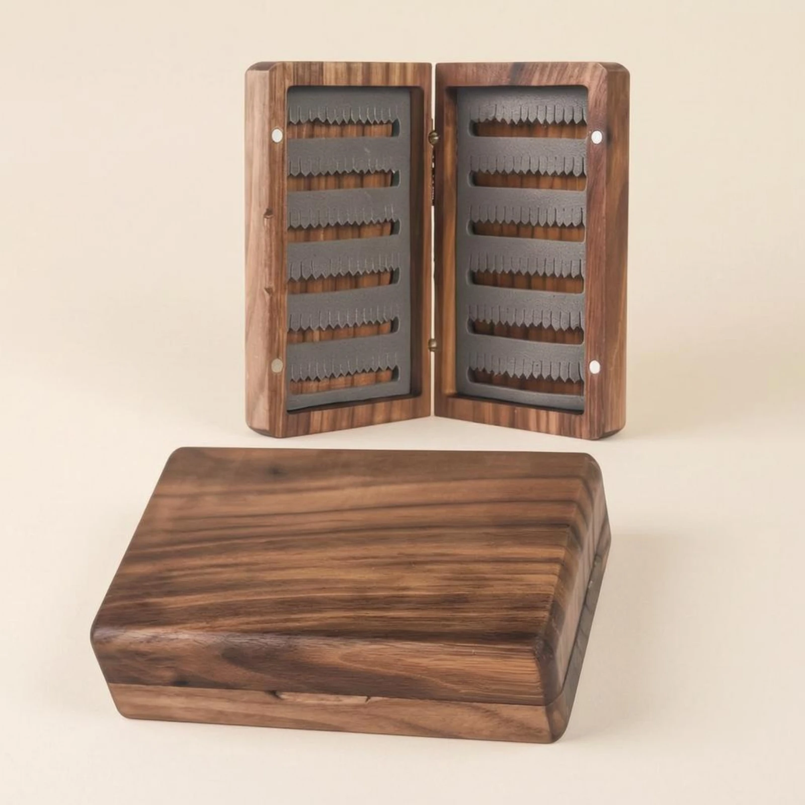 Walnut Fly Box EVA Foam Insert Wooden Fly Box Small Organizer Polished Wood Grain Compact for Anglers
Walnut Fly Box EVA Foam Insert Wooden Fly Box Small Organizer Polished Wood Grain Compact for Anglers
