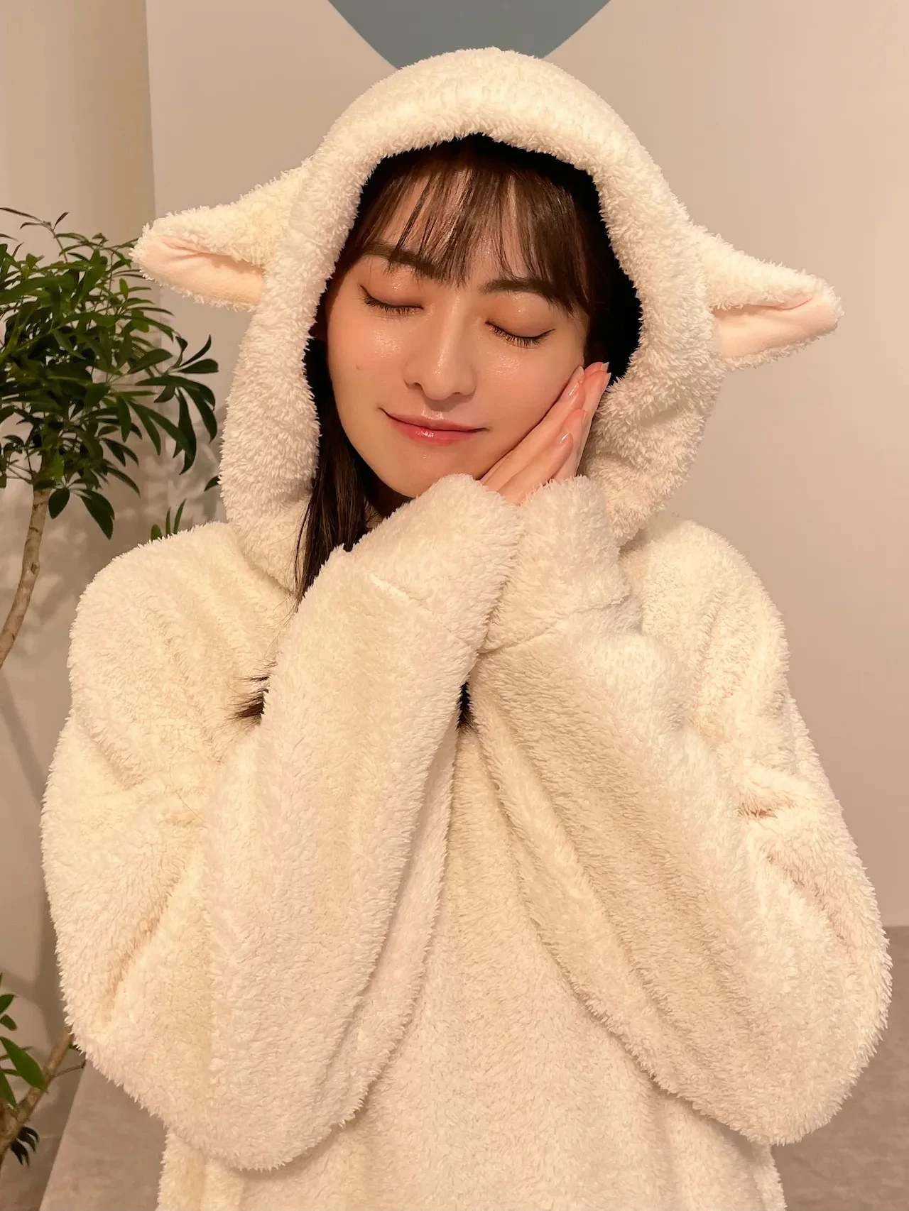 Комплект пижам Clete с длинными рукавами из кораллового флиса и велюровых брюк для дома, теплый терморегулирующий комплект для пар, зимний вариант.
Комплект пижам Clete с длинными рукавами из кораллового флиса и велюровых брюк для дома, теплый терморегулирующий комплект для пар, зимний вариант.