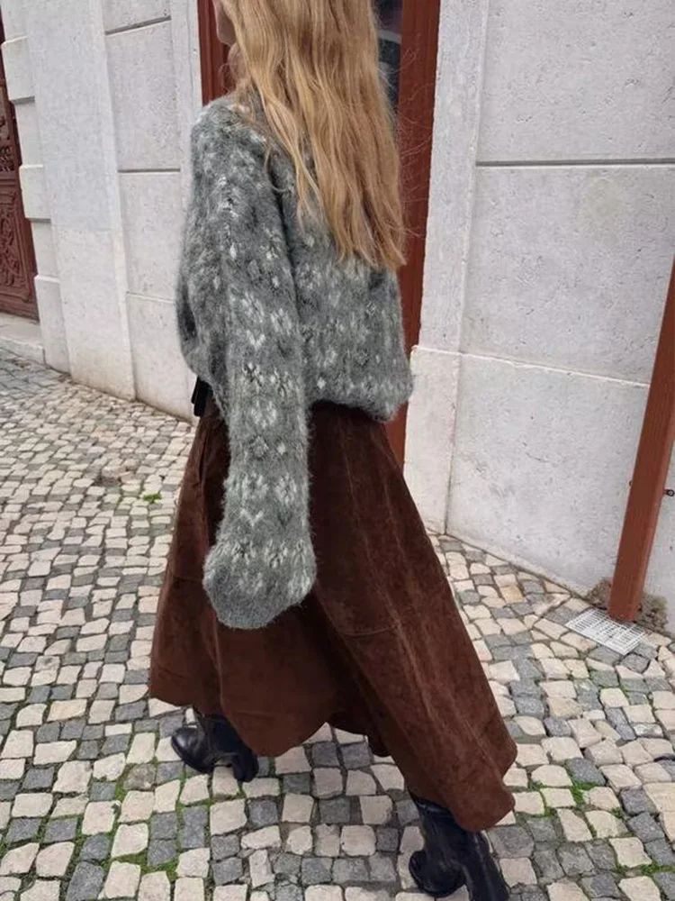 HH Women Winter Printed Knitted Sweater Pullover Top Female Fashion Versatile Round Collar Long Sleeve Warm Sweater 2026 Mujer
HH Women Winter Printed Knitted Sweater Pullover Top Female Fashion Versatile Round Collar Long Sleeve Warm Sweater 2026 Mujer