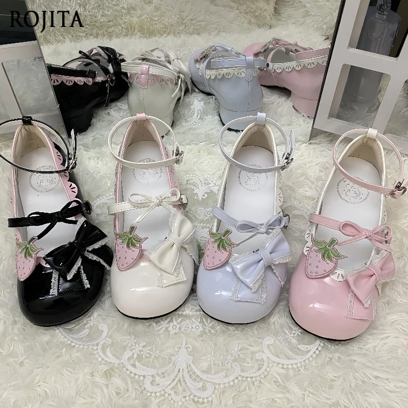 Original Lolita Women's Shoes Round Head Cute Soft Girl Doll Shoes Bow Patent Leather Lolita Shoes Strawberry Decoration
Original Lolita Women's Shoes Round Head Cute Soft Girl Doll Shoes Bow Patent Leather Lolita Shoes Strawberry Decoration