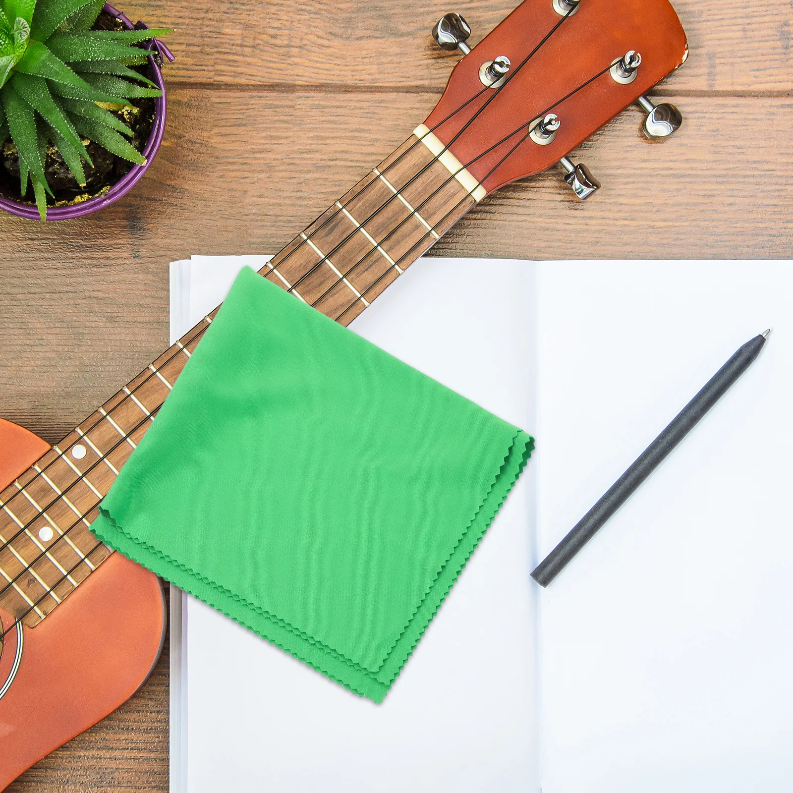 5Pcs Green 30x30cm Soft Microfiber Cleaning Cloth for Musical Instruments Large Size Guitar Violin Piano Cello Flute Clarinet
5Pcs Green 30x30cm Soft Microfiber Cleaning Cloth for Musical Instruments Large Size Guitar Violin Piano Cello Flute Clarinet