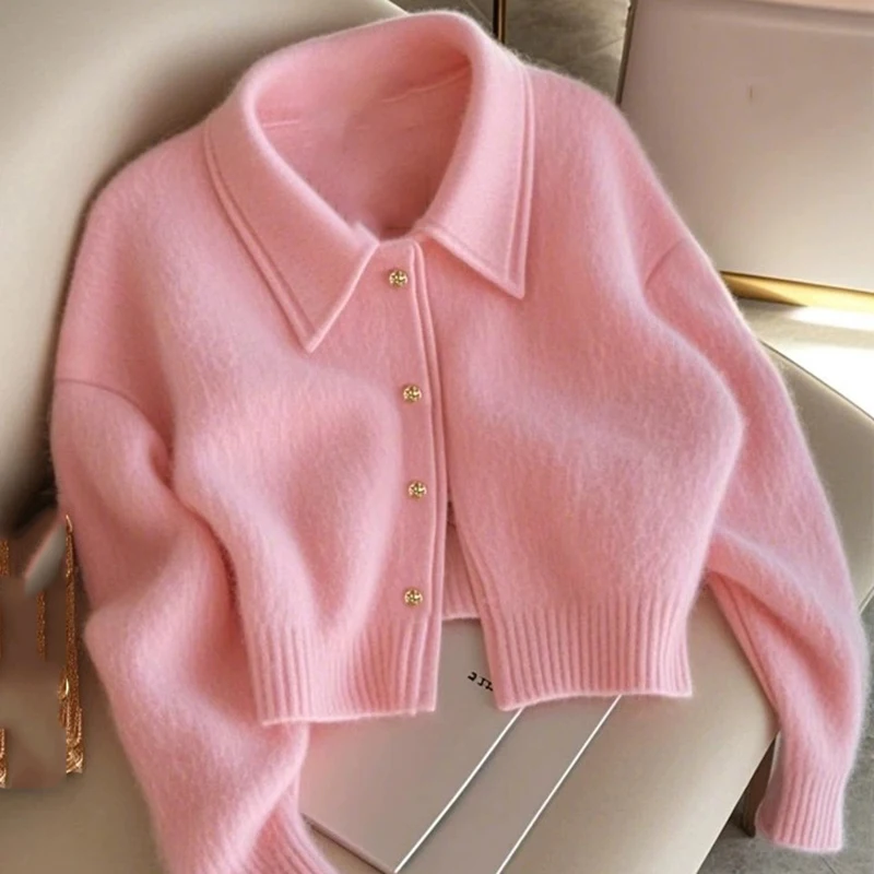 Pink Short Sweater Coat Women's 2025 Winter High-grade Soft Waxy Cardigan Jackets Top Long-sleeved Loose Elegant Knitted Outwear
Pink Short Sweater Coat Women's 2025 Winter High-grade Soft Waxy Cardigan Jackets Top Long-sleeved Loose Elegant Knitted Outwear