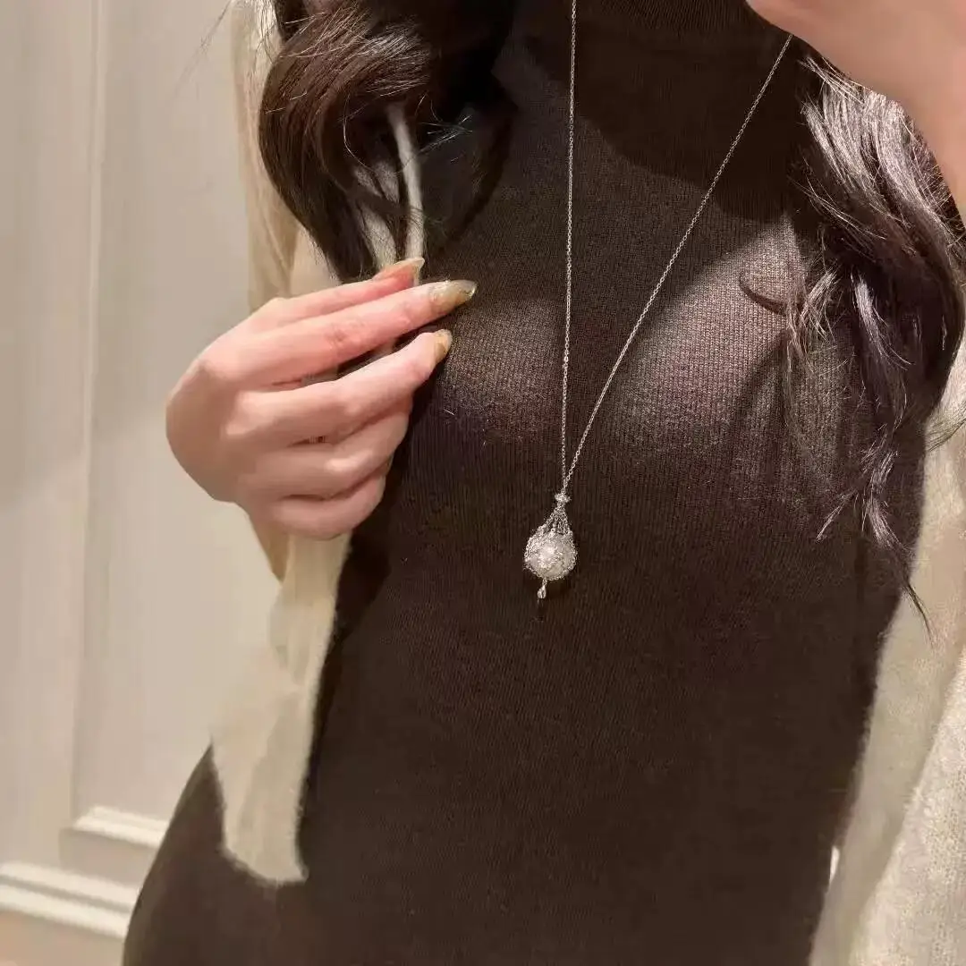 Luxury New Pearl Jewelry Long Necklace For Women Creative Fashion Designers Net Ball Adjustable Necklaces Pendants
Luxury New Pearl Jewelry Long Necklace For Women Creative Fashion Designers Net Ball Adjustable Necklaces Pendants