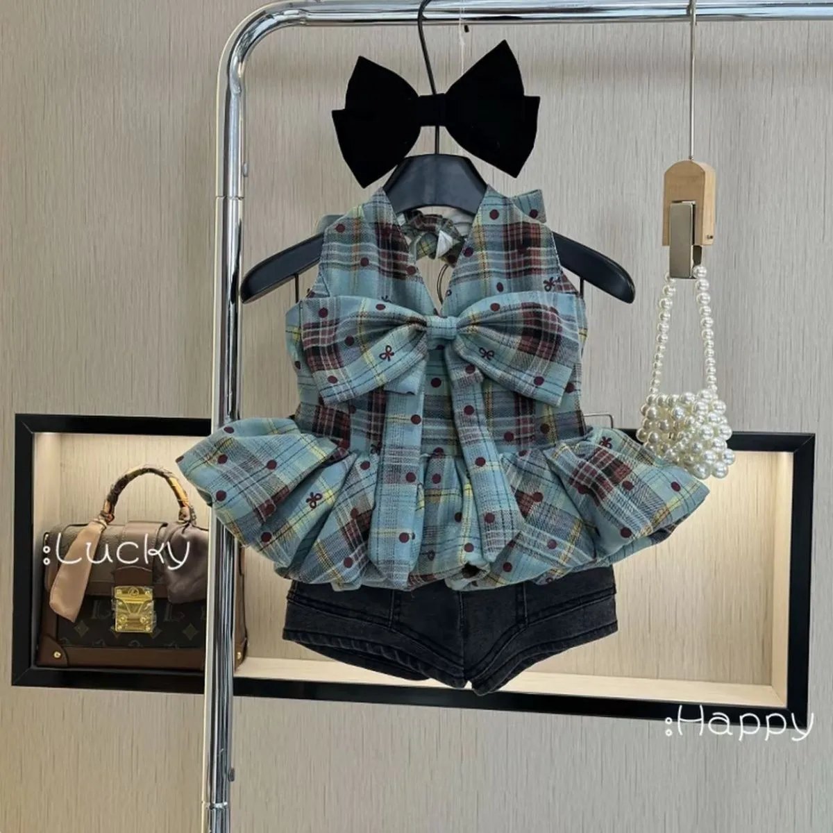 Girls Set Summer Plaid Butterfly Knot Camisole And Denim Shorts Outfit Two-Piece Set Child's Clothing Ensemble
Girls Set Summer Plaid Butterfly Knot Camisole And Denim Shorts Outfit Two-Piece Set Child's Clothing Ensemble