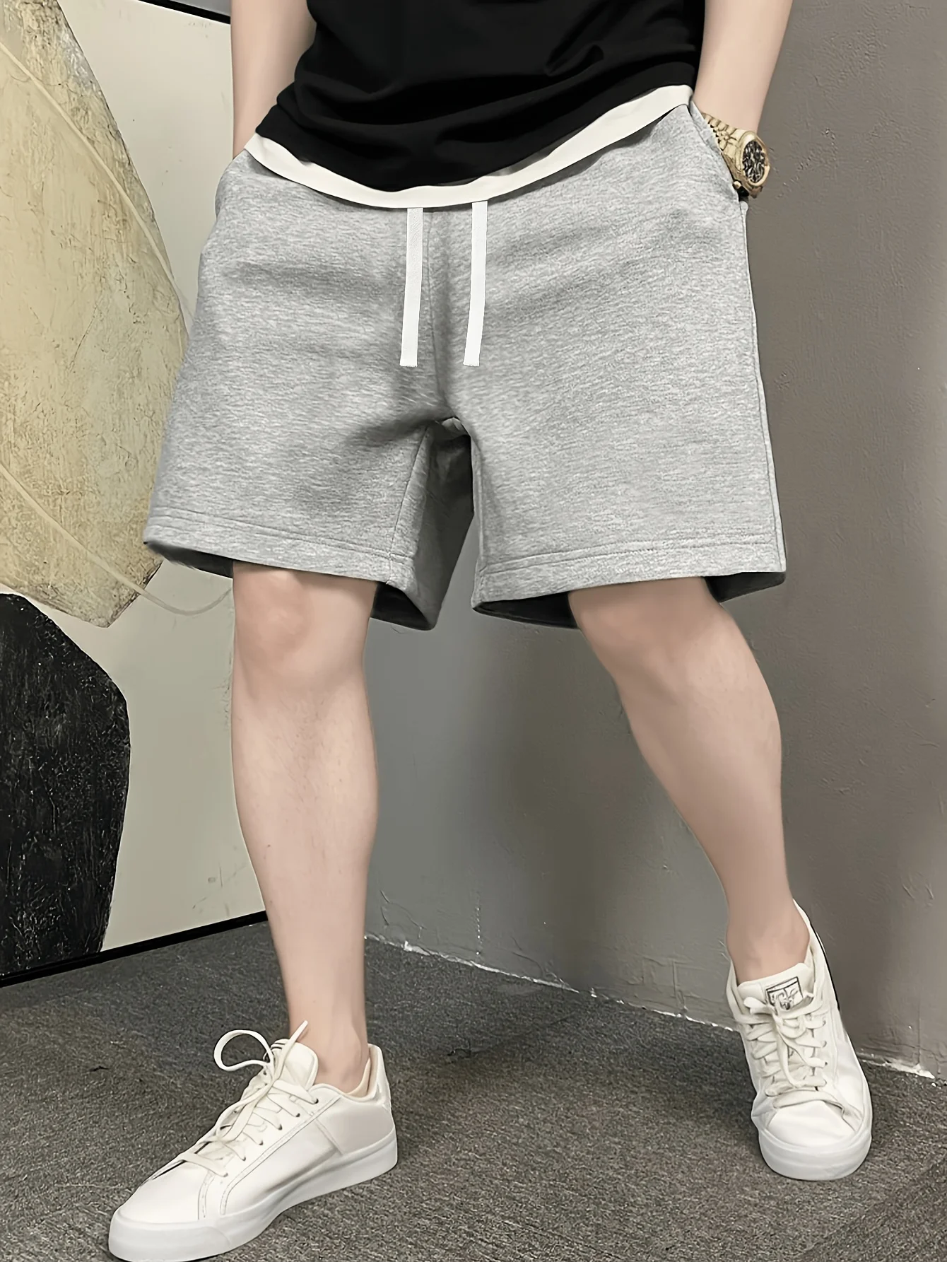 Мужские повседневные шорты для лета: дышащая и приятная для кожи ткань, стильные и универсальные, подходят для занятий спортом и повседневной носки.
Мужские повседневные шорты для лета: дышащая и приятная для кожи ткань, стильные и универсальные, подходят для занятий спортом и повседневной носки.