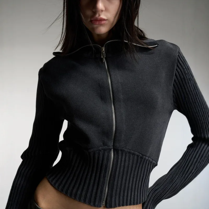 High-neck Cardigan Knit Sweater Women's Autumn Vintage Fashion Solid Color Elegant Slim-fit Short Versatile Long Sleeves Jacket
High-neck Cardigan Knit Sweater Women's Autumn Vintage Fashion Solid Color Elegant Slim-fit Short Versatile Long Sleeves Jacket