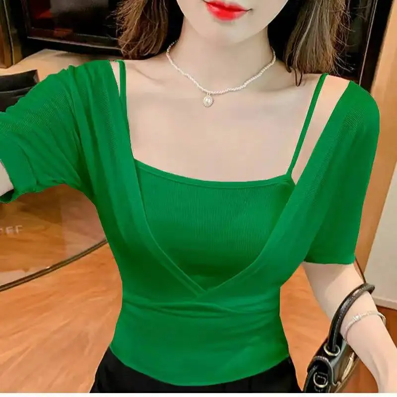 Women's Summer New Pure Desire Wind Sweet Hot Girl Short-sleeved Slim Suspender Design Fake Two-piece Open-back Top DD286
Women's Summer New Pure Desire Wind Sweet Hot Girl Short-sleeved Slim Suspender Design Fake Two-piece Open-back Top DD286