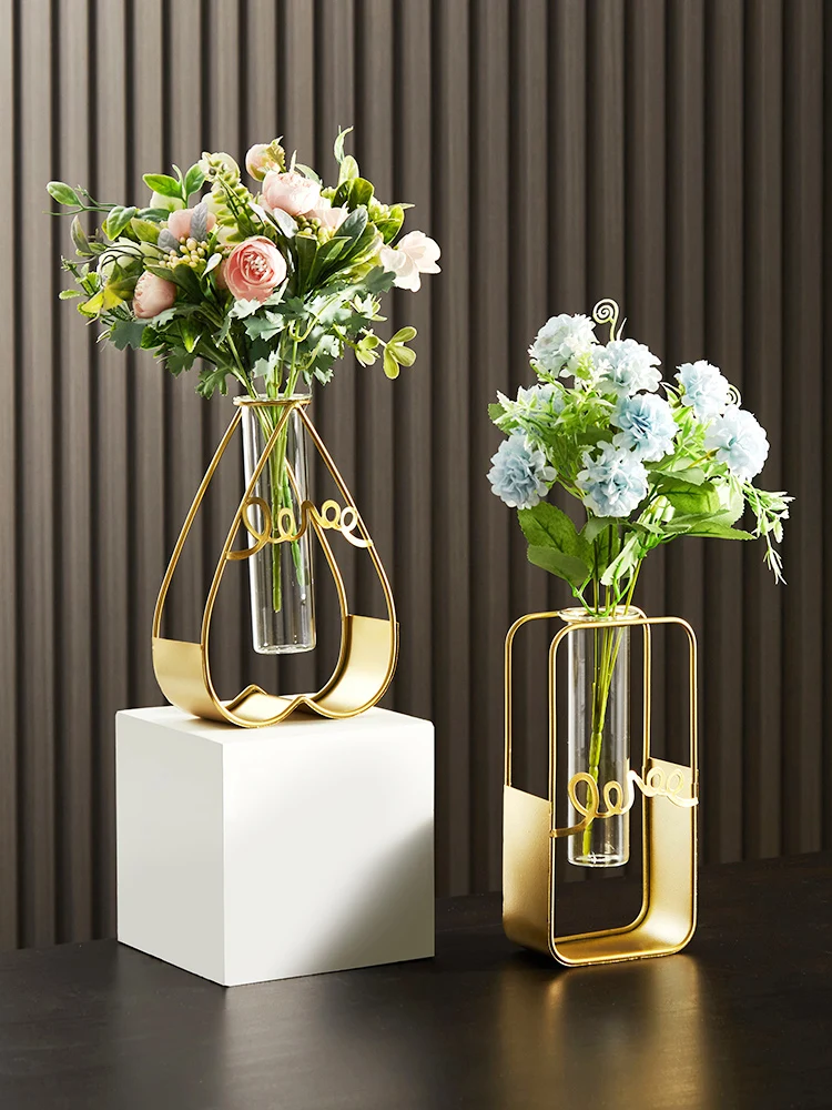 Test tube transparent glass vase decoration, living room dry flower arrangement, creative and minimalist water care
Test tube transparent glass vase decoration, living room dry flower arrangement, creative and minimalist water care