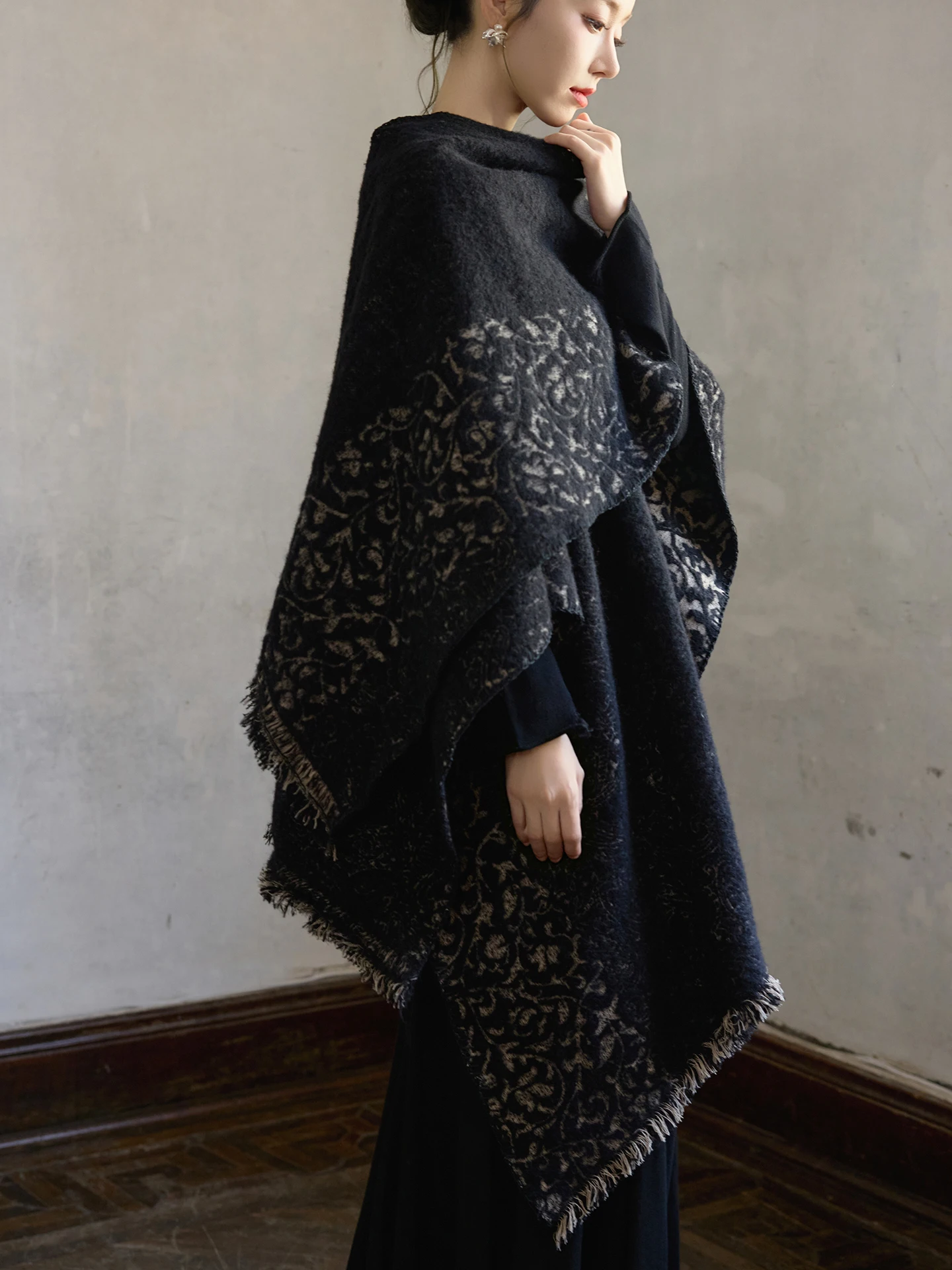 ONMOON Vintage Totem Tassel Scarf Winter Thiened Woolen awl Polyester Wool Cotton Blend Knitted Faion Ladies' Wrap
ONMOON Vintage Totem Tassel Scarf Winter Thiened Woolen awl Polyester Wool Cotton Blend Knitted Faion Ladies' Wrap