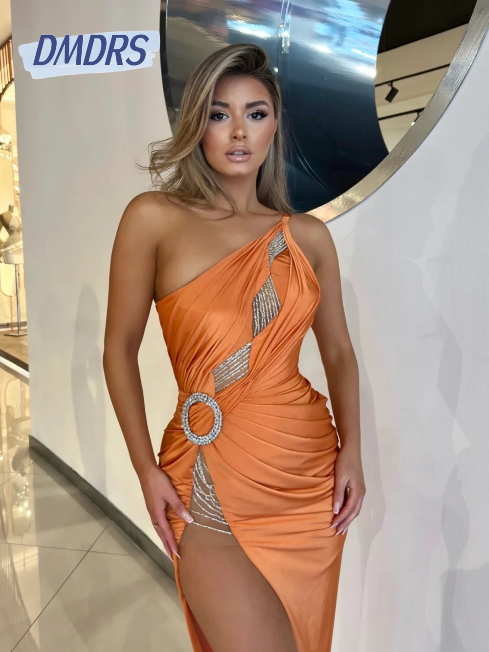 Silver Details Sexy Evening Dress Beach High Slit Lace Up Back Prom Gown Customized One Shoulder Classic Modern Women Wear
Silver Details Sexy Evening Dress Beach High Slit Lace Up Back Prom Gown Customized One Shoulder Classic Modern Women Wear