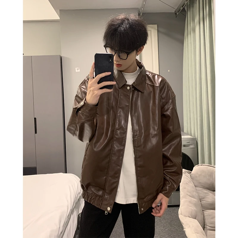 Мужская кожаная куртка Cé Brown: весенне-осенняя, в американском уличном стиле, с воротником-бомбером, мотоциклетная, крутая и стильная
Мужская кожаная куртка Cé Brown: весенне-осенняя, в американском уличном стиле, с воротником-бомбером, мотоциклетная, крутая и стильная