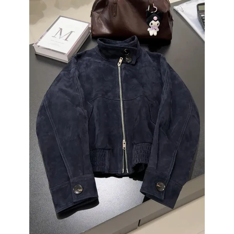 Korean Retro Solid Color High-end Stand Up Collar Jacket Top 2025 Autumn New Loose and Versatile Casual Coat Female Clothing
Korean Retro Solid Color High-end Stand Up Collar Jacket Top 2025 Autumn New Loose and Versatile Casual Coat Female Clothing