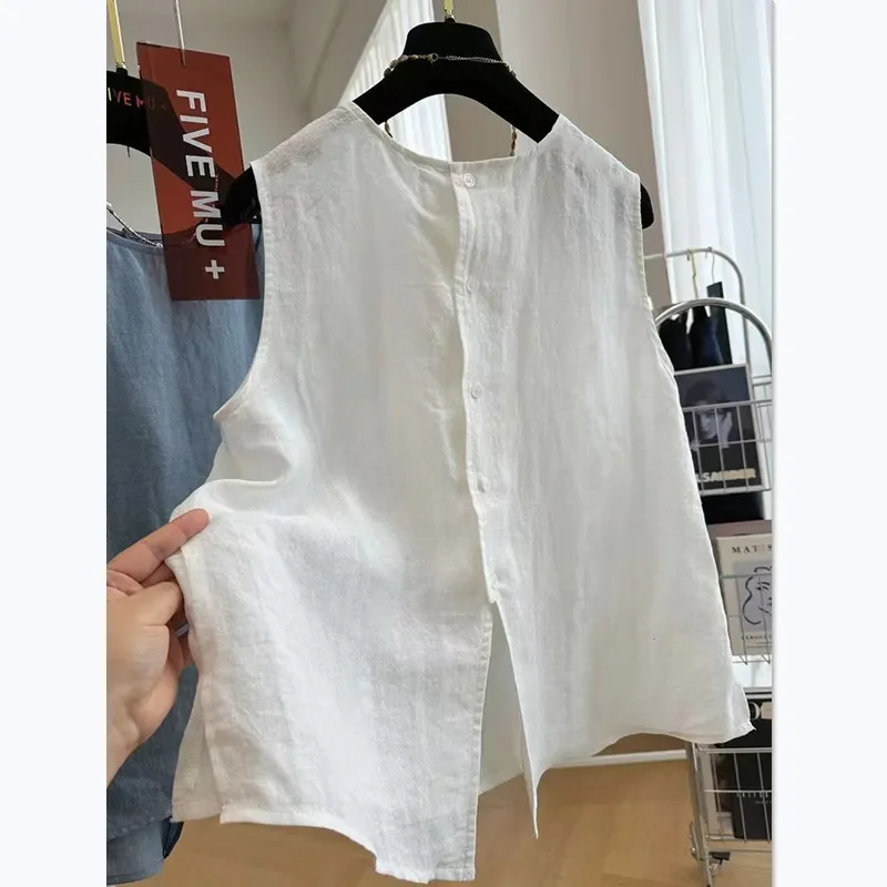 Женский белый льняной жилет без рукавов с застежкой на пуговицы сзади
Женский белый льняной жилет без рукавов с застежкой на пуговицы сзади