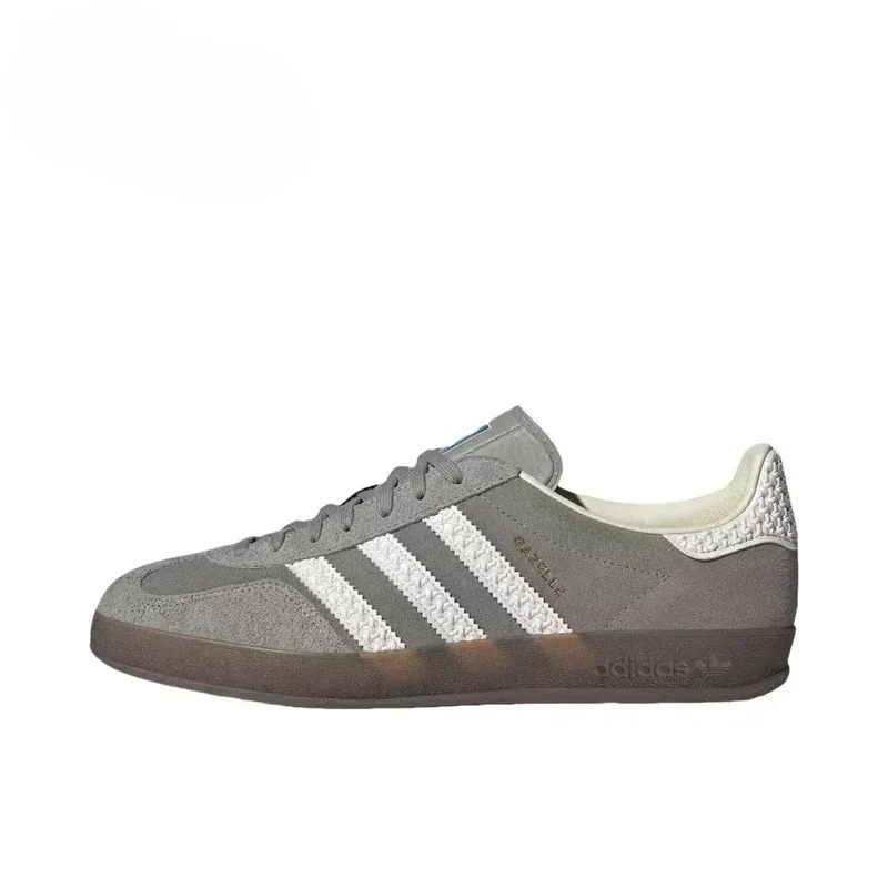 Adidas Originals Gazelle Men and Women Indoor Suede Low Cut Trendy Comfortable Durable Skateboard Shoes Grey and White
Adidas Originals Gazelle Men and Women Indoor Suede Low Cut Trendy Comfortable Durable Skateboard Shoes Grey and White