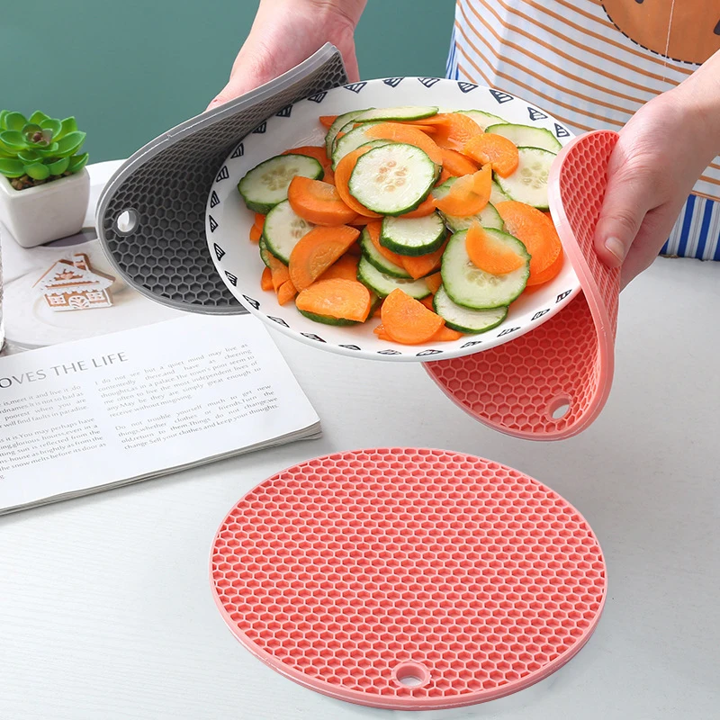Round Silicone Mat High Temperature Resistant Coaster Food Grade Material Placemat Non-slip Table Mat Kitchen Accessories 
Round Silicone Mat High Temperature Resistant Coaster Food Grade Material Placemat Non-slip Table Mat Kitchen Accessories